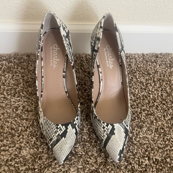 High heels - Picture 2 of 5